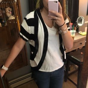 Sleeveless cardigan